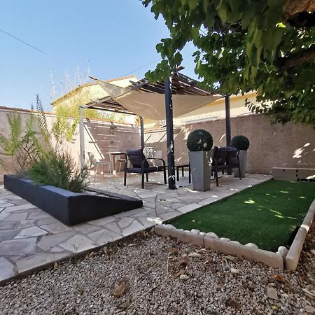 Gites Avec Grande Piscine Et Sa Terrasse Privative Bernis Экстерьер фото