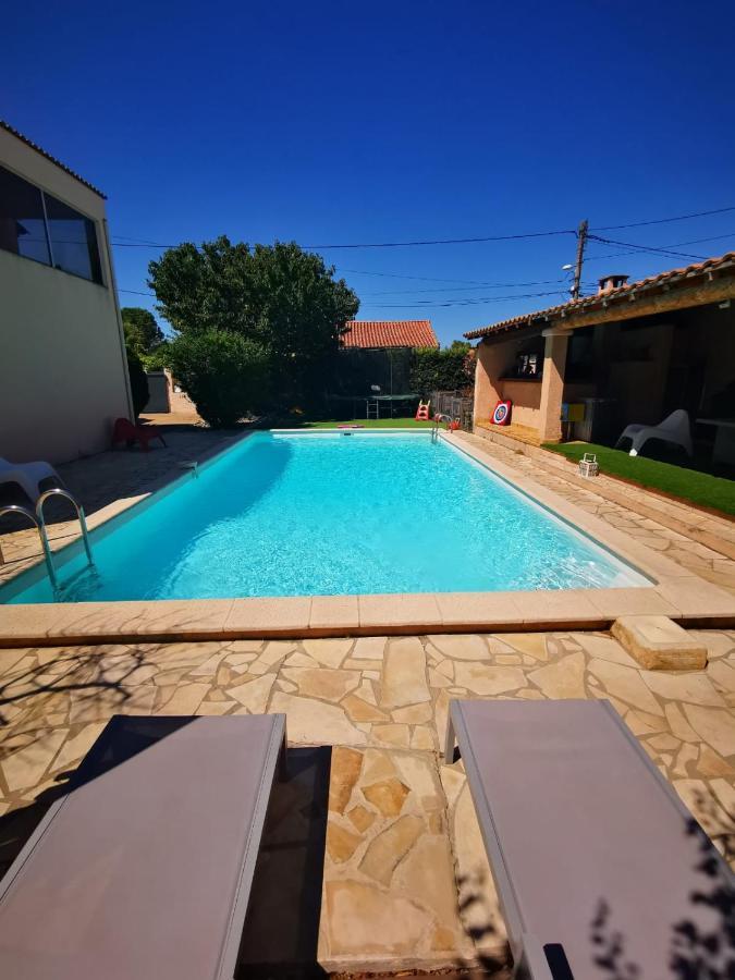 Gites Avec Grande Piscine Et Sa Terrasse Privative Bernis Экстерьер фото